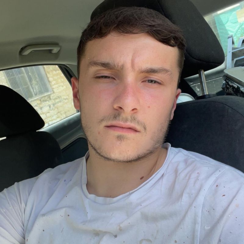 Lewis_820_900
